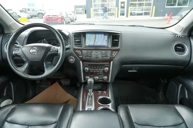 2016 Nissan Pathfinder Platinum | One Owner | 3.5L V6 | 260 HP in Cars & Trucks in Calgary - Image 20