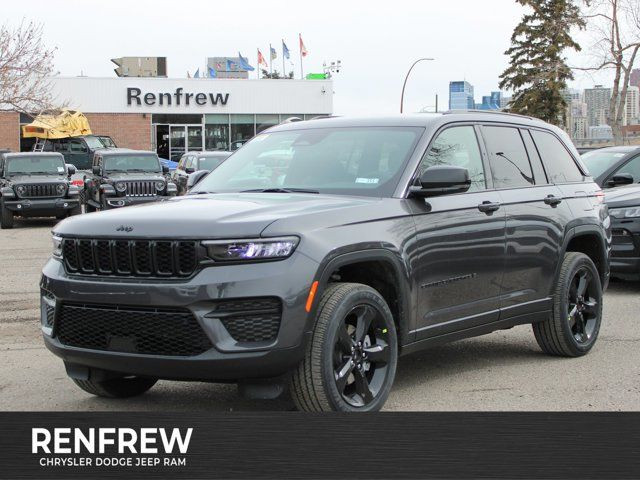 2025 Jeep Grand Cherokee Altitude in Cars & Trucks in Calgary