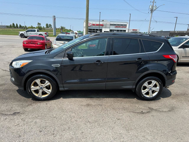 2013 Ford Escape AS IS, SE, RUNS DRIVES, NEEDS WORK in Cars & Trucks in London - Image 2