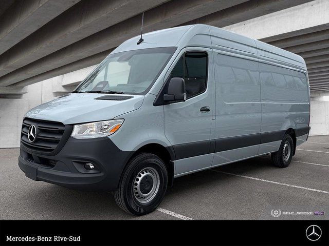 2025 Mercedes-Benz Sprinter 2500 170 Wheelbase High Roof RWD in Cars & Trucks in Longueuil / South Shore