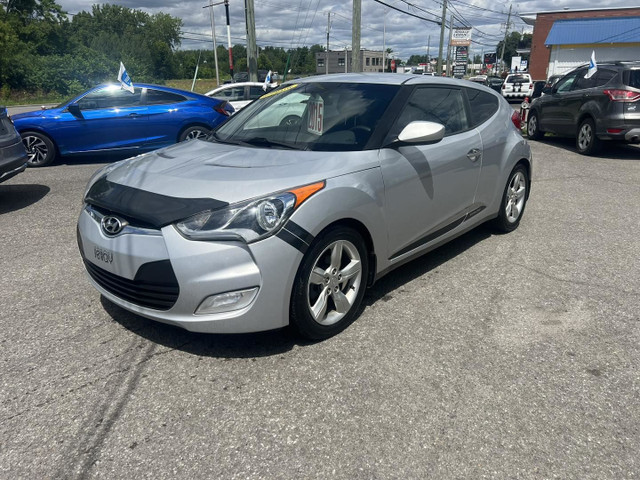 2015 Hyundai Veloster . in Cars & Trucks in West Island - Image 3