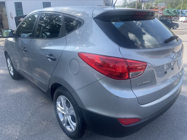 2010 Hyundai Tucson GL FWD + 4 PNEUS HIVER SUR JANTES MÉCANIQUE  in Cars & Trucks in Laurentides - Image 3