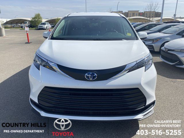 2024 Toyota Sienna LE in Cars & Trucks in Calgary - Image 2