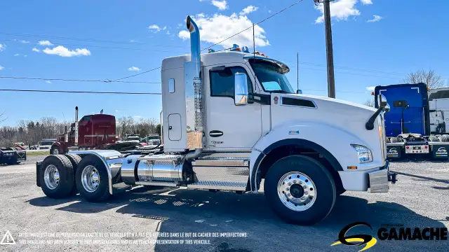 2025 KENWORTH T880 HIGHWAY / SLEEPER TRUCK / TRACTOR in Heavy Trucks in Chilliwack - Image 4