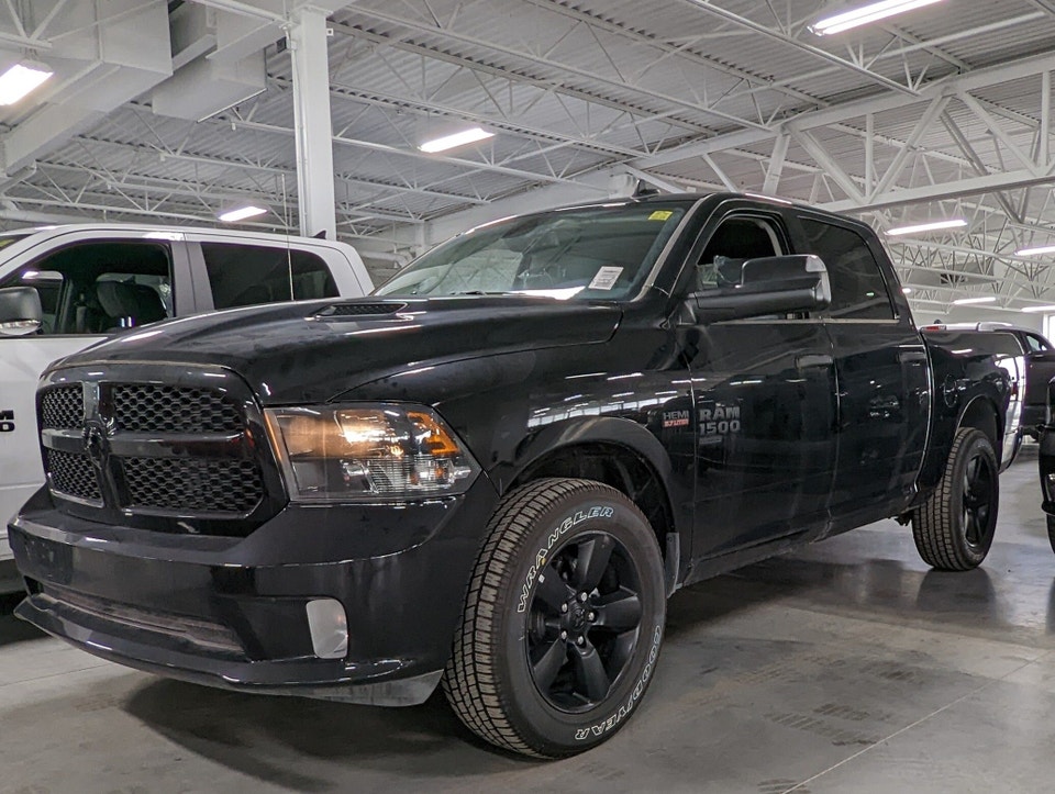2022 Ram 1500 Classic NIGHT EDITION