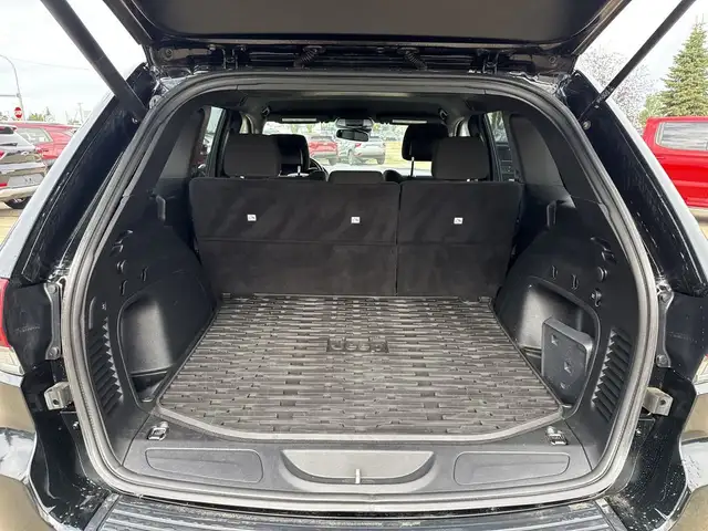 2021 Jeep Grand Cherokee Laredo in Cars & Trucks in Edmonton - Image 28