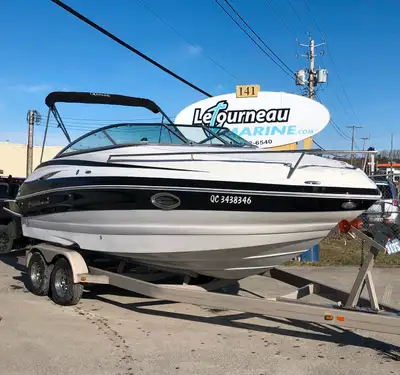 Bateau de fibre Crownline 24 pieds modèle 236 SC Cuddy 2012 avec moteur Mercruiser 5.0L MPI Bravo 3...