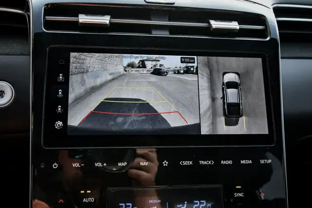 2024 Hyundai Santa Cruz Ultimate • SUNROOF • NAV • COOLED SEATS dans Autos et camions dans Cornwall - Image 22