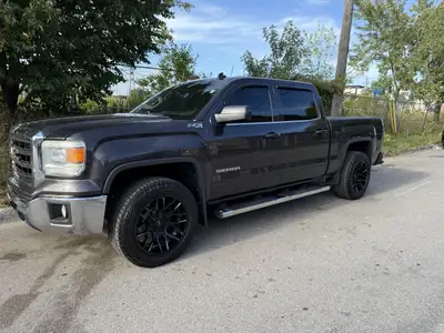 Just in, One Owner Carfax Clean GMC Sierra SLE, 4x4, Truck is sold fully certified with a one year p...
