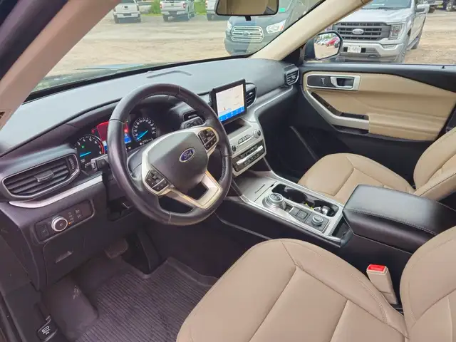 2020 Ford Explorer XLT 4WD in Cars & Trucks in Chatham-Kent - Image 21