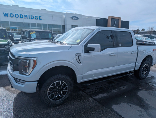 2021 Ford F-150 Lariat 3.5L, LEATHER HEATED SEATS, BACKUP CAM... in Cars & Trucks in Calgary