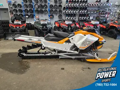 Take on deep snow with this pre-owned Summit X 850! Built for power and agility, it's primed for win...
