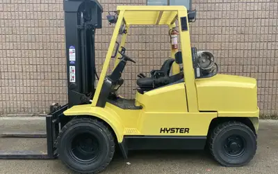 Available for sale is a propane 2001 Hyster 10000 lb capacity forklift in excellent condition. The m...