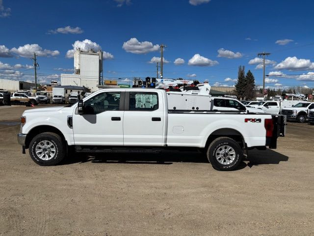 2022 Ford F-350 Crew 4x4 + VMac + Pwr Tailgate in Cars & Trucks in St. Albert - Image 2