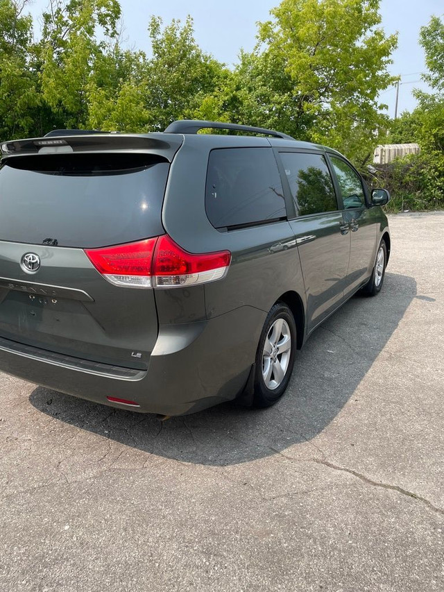 2014 Toyota Sienna LE 8-Passnger power doors backup camera low k in Cars & Trucks in City of Toronto - Image 4