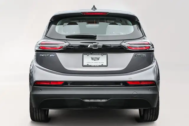 2023 Chevrolet Bolt EV 1LT * Carplay * Sieges Chauffant et Elect in Cars & Trucks in City of Montréal - Image 6
