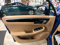 SUV........ AWD .......... S PACKAGE ........... AUTOMATIC ...... PANORAMIC ROOF ....... NAVIGATION... (image 9)