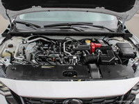 This Nissan Sentra has a trusty Regular Unleaded I-4 2.0 L/122 engine powering it's smooth transmiss... (image 9)