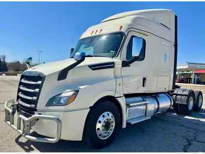 FOR SALE: 2020 Freightliner Cascadia Sleeper Truck Heavy SPEC Mileage : 652,889 KM Engine: DD15 @ 50...