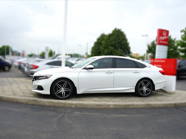 2021 Honda Accord Sedan Touring 2.0 | Winter Wheels | Honda in Cars & Trucks in Hamilton - Image 2