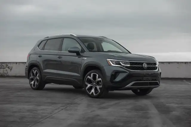 2023 Volkswagen Taos in Cars & Trucks in Delta/Surrey/Langley - Image 32