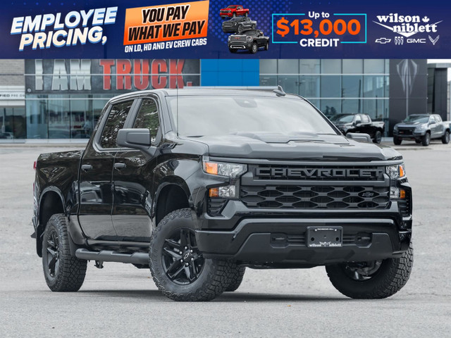 2025 Chevrolet Silverado 1500 4WD Crew Cab 147 Custom Trail Boss in Cars & Trucks in Markham / York Region