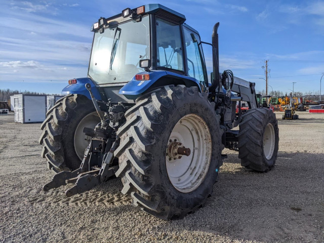 1997 New Holland MFWD Loader Tractor 8560 in Farming Equipment in Edmonton - Image 3