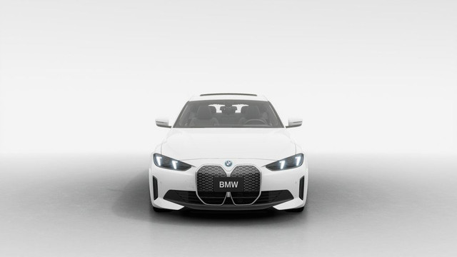 2025 BMW i4 eDrive40 | Premium | 3 ans Ent. Inclus in Cars & Trucks in City of Montréal - Image 3