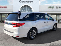 Recent Arrival! 3rd row seats: split-bench, Apple CarPlay/Android Auto, Emergency communication syst... (image 5)
