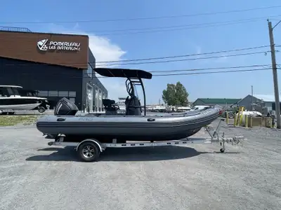 XDC99A85C121 Superbe embarcation Zodiac Pro 6.5 de 2021 avec moteur Evinrude G2 de 150 forces.Parfai...
