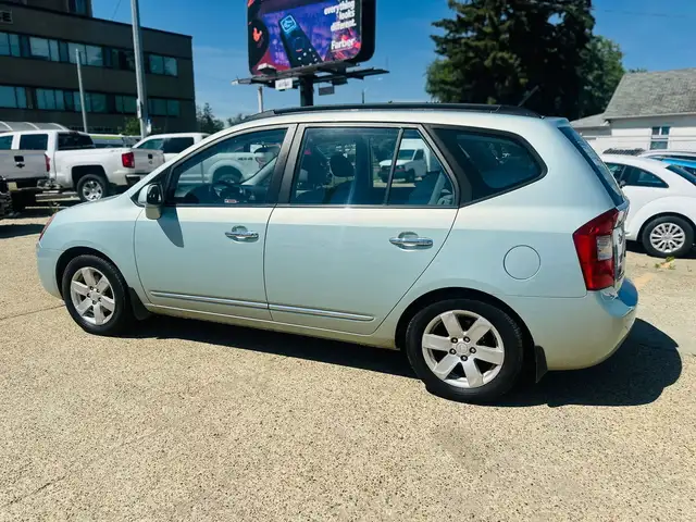 2008 KIA Rondo LX in Cars & Trucks in Edmonton - Image 10