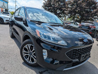 LOW KMS! ESCAPE SEL AWD! BLACK ON BLACK, LOADED! APPLE CARPLAY/ANDROID AUTO, LEATHER INTERIOR, GPS N... (image 4)