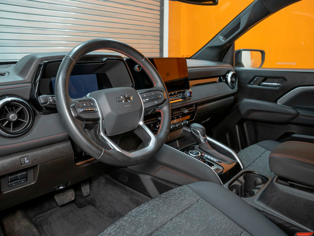 2023 Chevrolet Colorado Z71 CREW 4X4 *TOIT* SIEGES CHAUF *GR. RE in Cars & Trucks in Laurentides - Image 2