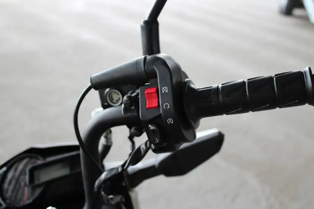 2025 Kawasaki Z125 PRO in Scooters & Pocket Bikes in Trenton - Image 4