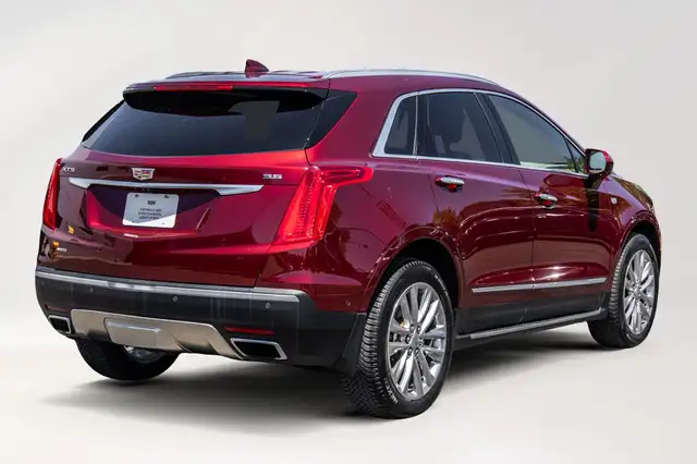 2017 Cadillac XT5 Platinum AWD*toit pano*mags*cuir AWD*Mags*insp in Cars & Trucks in City of Montréal - Image 5