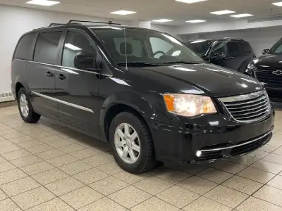 Introducing the 2012 Chrysler Town & Country Touring, a sophisticated minivan that combines practica...