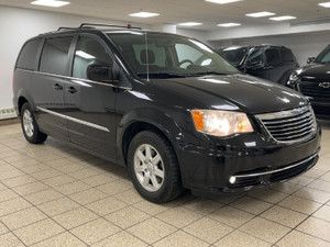 2012 Chrysler Town & Country TOURING