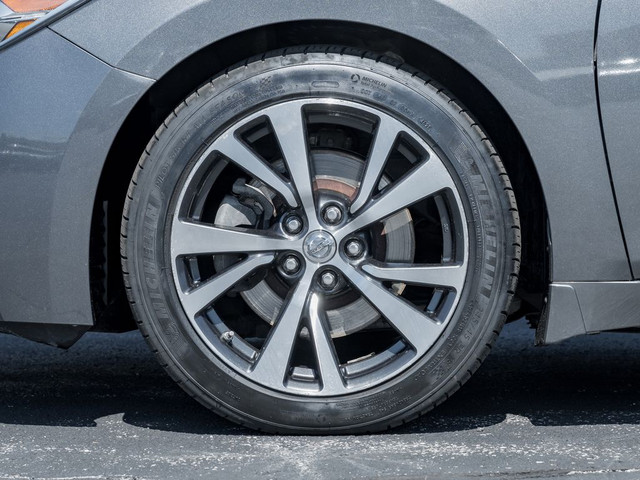 2017 Nissan Maxima 3.5 SL in Cars & Trucks in Oshawa / Durham Region - Image 4