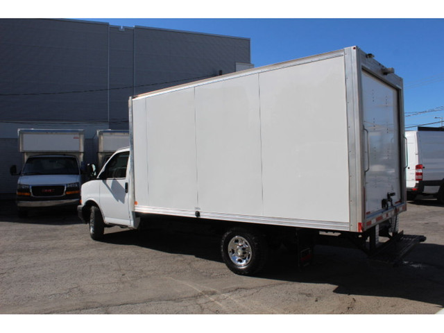 2022 Chevrolet Express 3500 CUBE 14 PIEDS 6.6 LITRES ROUE SIMPLE in Cars & Trucks in Laval / North Shore - Image 3