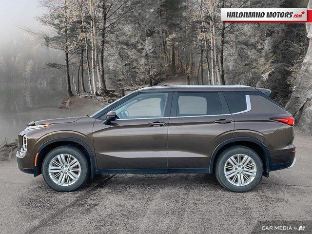 2023 Mitsubishi Outlander SE in Cars & Trucks in Hamilton - Image 2