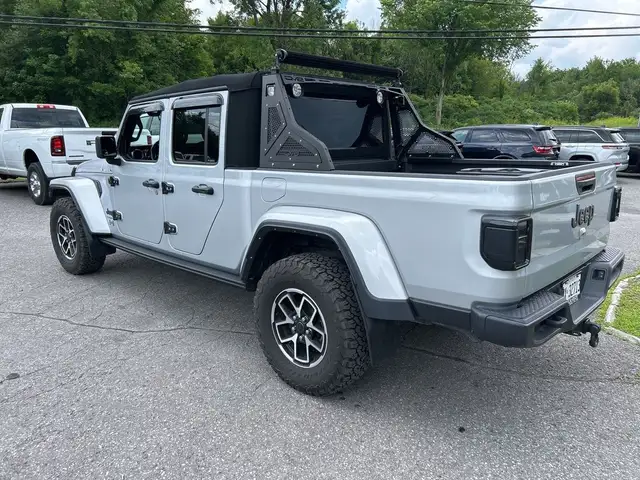 2022 Jeep Gladiator Gladiator S in Cars & Trucks in Ottawa - Image 7