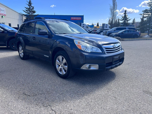 2011 Subaru Outback 3.6R Limited Leather!! Roof!! $11500 in Cars & Trucks in Calgary - Image 3