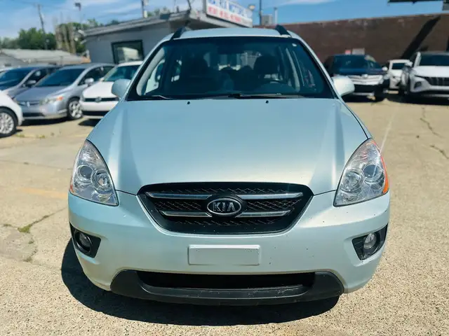 2008 KIA Rondo LX in Cars & Trucks in Edmonton - Image 3