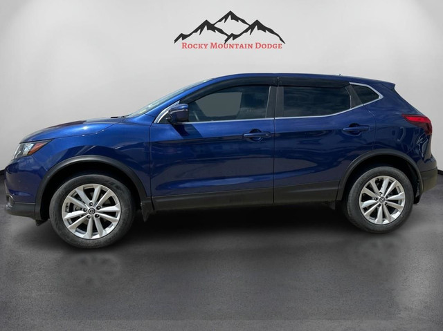 VERY LOW MILAGE 2019 NISSAN QASHQAI S ALL WHEEL DRIVE in Cars & Trucks in Red Deer