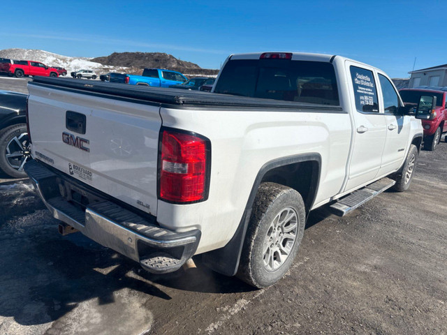 2018 GMC Sierra 1500 4X4 Crew Cab 143.5" SLE | 6.5FT BOX | 5.3L  in Cars & Trucks in City of Toronto - Image 4