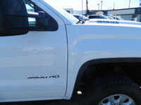 2015 GMC SLE DURAMAX DIESEL 3500 H/D (¾ TON ) 4x4, Automatic transmission ,Cruise control,Tilt steer... (image 7)