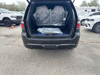 2ND-ROW FOLD/TUMBLE CAPTAIN CHAIRS -inc: 2nd-Row Mini Console w/Cup Holders 2nd-Row Seat Mounted Inb... (image 8)
