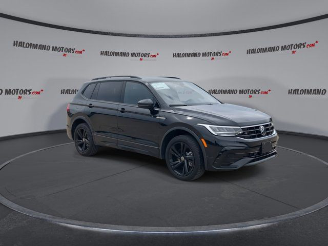 2024 Volkswagen Tiguan Comfortline R-Line Black Edition in Cars & Trucks in Hamilton - Image 2