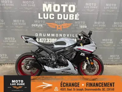 Suzuki GSX-R750 2023 SEULEMENT 5 159 KM ÉCHAPPEMENT SPORT M4 FENDER ELIMINATOR KIT NOUS OFFRONS UNE...