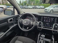 This Kia Sorento boasts a Regular Unleaded I-4 2.5 L/152 engine powering this Automatic transmission... (image 8)